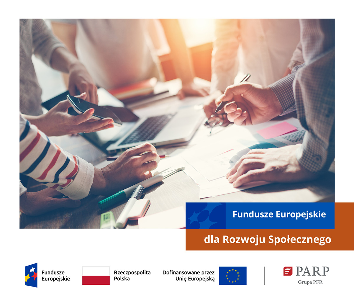 Fundusze Europejskie dla Rozwoju Społecznego - zdjęcie przedstawiające debatujących ludzi